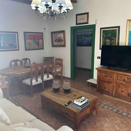別荘 La Finca. Casa En Ciudad. Zona Residencial Muy Tranquila テルデ