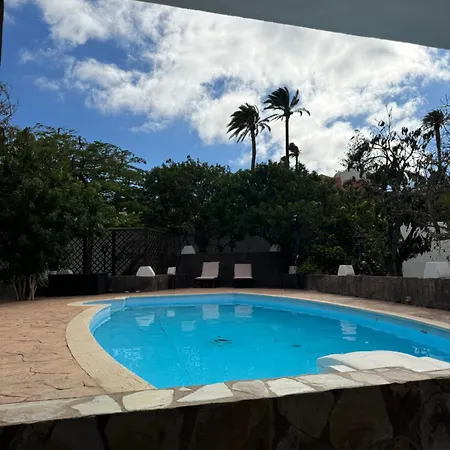 別荘 La Finca. Casa En Ciudad. Zona Residencial Muy Tranquila *